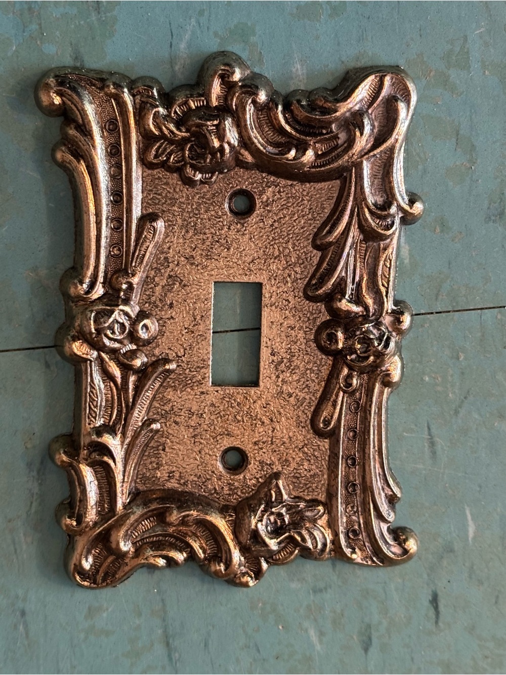 Vintage goldtone lightswitch cover ornate roses